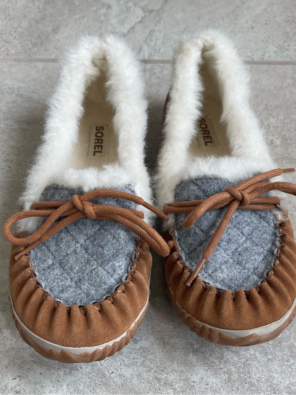 Sorel Women's Brown Suede and Gray Felt Faux-Fur Lined Out and About Moccasins